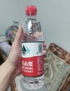 礦泉水標(biāo)簽印貼標(biāo)方式